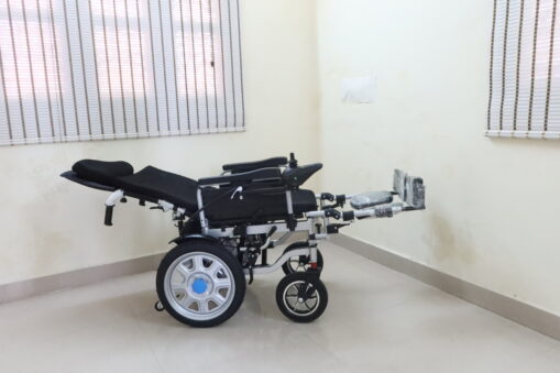 RECLINING ELECTRIC WHEELCHAIR