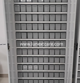 Pharmacy racks with door type